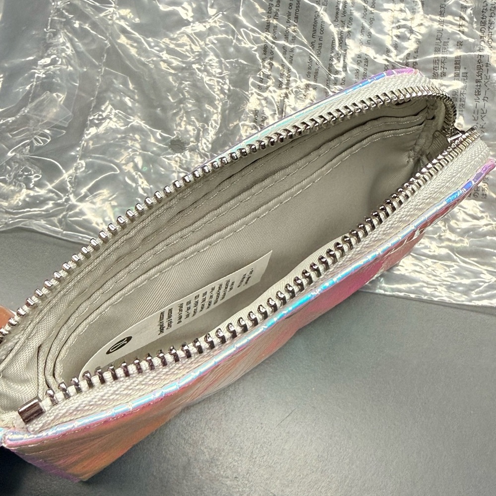 Lululemon Athletica Iridescent Clippable Card Pouch - Picture 3 of 4